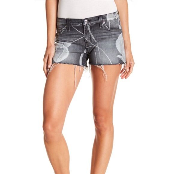 Hudson Kenzie Cut-Off Denim Shorts | Light Wash Floral | Size 26 | NWT - Picture 3 of 11